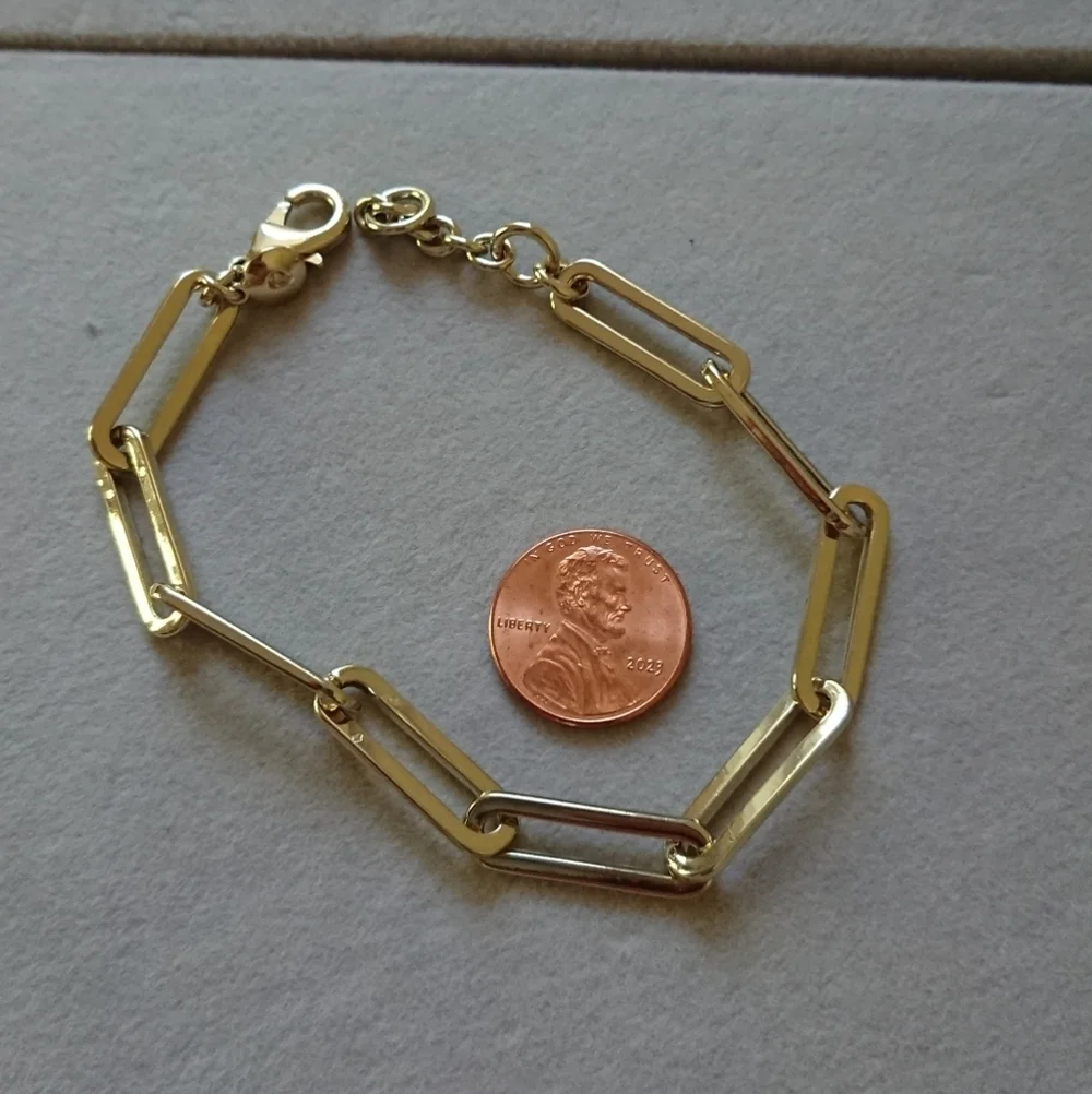 Elegant light Gold tone Paperclip Chain Chain Bracelet - Picture 3 of 6